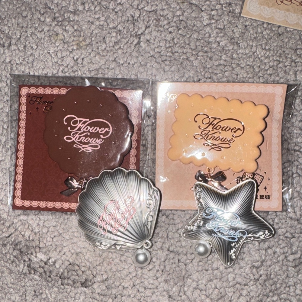 Hair Clips 4 Pack - Silver, Brown, and Cream